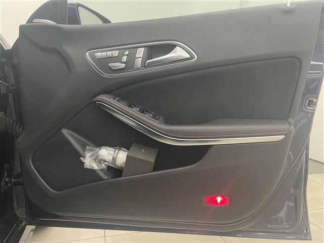 CLAクラス CLA180 純正ナビ ESP アクティブブレーキアシスト アテンションアシスト ブラインドスポット レーンキープアシスト アイドリングストップ オートワイパー オートライト パワーシート シートヒーター(27枚目)