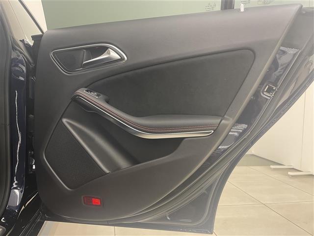 CLAクラス CLA180 純正ナビ ESP アクティブブレーキアシスト アテンションアシスト ブラインドスポット レーンキープアシスト アイドリングストップ オートワイパー オートライト パワーシート シートヒーター(32枚目)