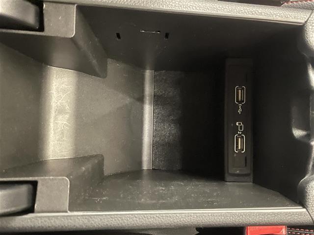 Ａクラス Ａ１８０　レーダーセーフティパッケージ　純正ナビ　Ｒカメラ　キーレスゴー　Ｂｌｕｅｔｏｏｔｈ　ＵＳＢ　ＳＤ　アップルカープレイ　パワーシート　シートヒーター　オートライト　ＡＨＢ　オートワイパー　ＡＨＢ（17枚目）