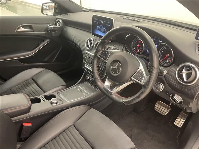 Ａクラス Ａ１８０　レーダーセーフティパッケージ　純正ナビ　Ｒカメラ　キーレスゴー　Ｂｌｕｅｔｏｏｔｈ　ＵＳＢ　ＳＤ　アップルカープレイ　パワーシート　シートヒーター　オートライト　ＡＨＢ　オートワイパー　ＡＨＢ（20枚目）