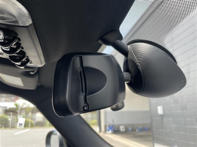 ＭＩＮＩ クーパーＳ　ＪＣＷ・ＰＫＧ（１７インチホイール／エアロ（フロント・リア・サイド）／ＭＩＮＩドライビングモード／レザーステアリング／サスペンション）レザーラウンジ／サテライトグレー　Ｂカメラ　社外フルセグＴＶ（8枚目）