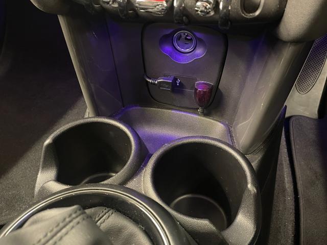 MINI クーパーD インテリジェンスセーフティ 純正ナビ Bluetooth 速度警告アシスト PDC バックカメラ アイドリングストップ ABS 横滑り防止装置 クルコン オートライト アンビエントライト ETC(17枚目)