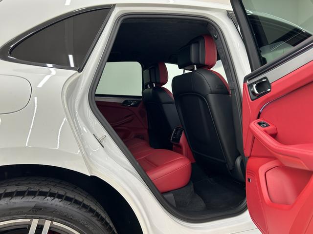 マカン マカン ターボ スポーツクロノPKG BOSEサウンド ボルドーレザーシート パワーシート シートヒーター クルーズコントロール PASM 純正ナビ Rカメラ 左サイドカメラ オートライト ドラレコ2ch ETC(29枚目)