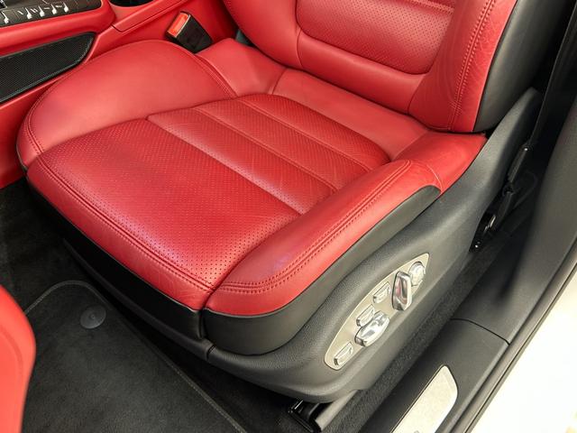 マカン マカン ターボ スポーツクロノPKG BOSEサウンド ボルドーレザーシート パワーシート シートヒーター クルーズコントロール PASM 純正ナビ Rカメラ 左サイドカメラ オートライト ドラレコ2ch ETC(34枚目)