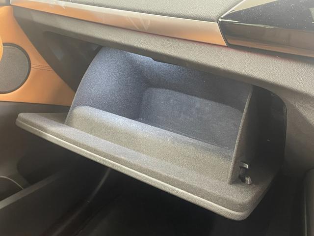 ＬＩＢＥＲＡＬＡでは輸入車知識を持ったコーディネーターが同乗し、ただ運転していただくだけではなく的確にそのお車に合わせたアドバイスをお伝えします。きっと新しい発見があると思います。