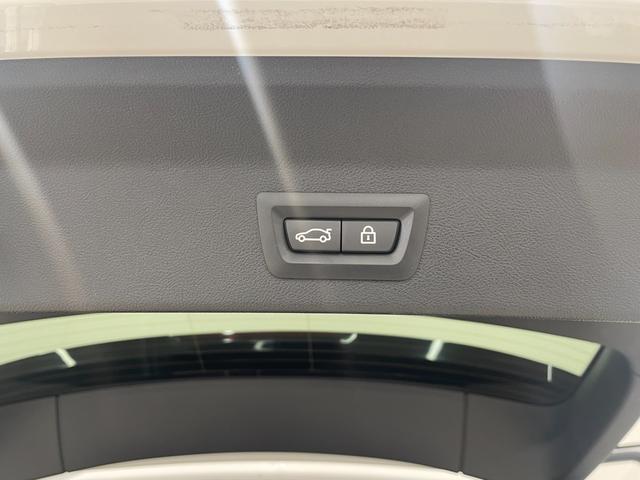 自社での査定に加え、第三者機関に委託し、車両の鑑定を行っております。