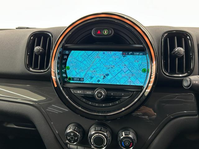 ＭＩＮＩ バッキンガム　ＯＮＥベース特別仕様　ＬＥＤヘッドライト　スポーツレザーステアリング　専用サイドスカットル　マルチファンクションステアリング　クルコン　Ｒカメラ　衝突警告　コンフォートアクセス　オートライト　ＥＴＣ（11枚目）