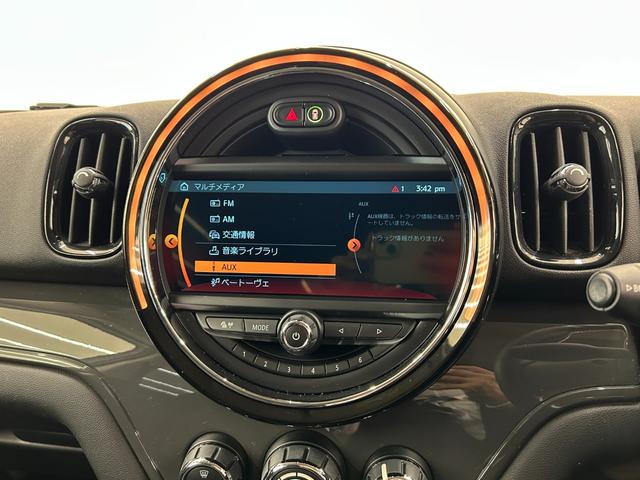 ＭＩＮＩ バッキンガム　ＯＮＥベース特別仕様　ＬＥＤヘッドライト　スポーツレザーステアリング　専用サイドスカットル　マルチファンクションステアリング　クルコン　Ｒカメラ　衝突警告　コンフォートアクセス　オートライト　ＥＴＣ（15枚目）