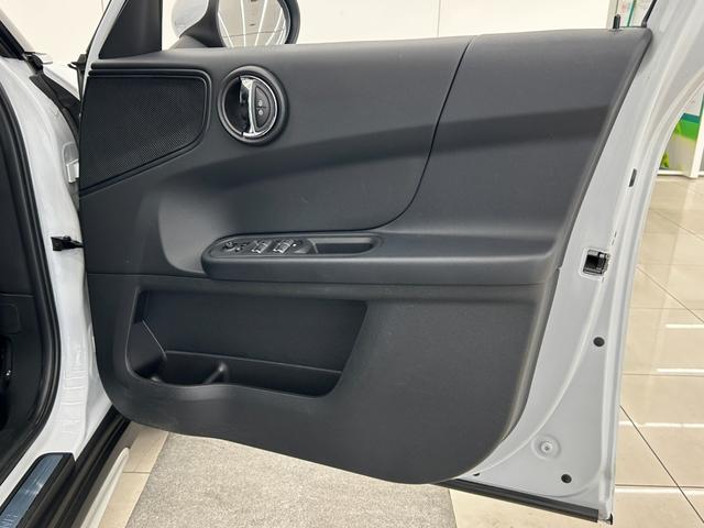 ＭＩＮＩ バッキンガム　ＯＮＥベース特別仕様　ＬＥＤヘッドライト　スポーツレザーステアリング　専用サイドスカットル　マルチファンクションステアリング　クルコン　Ｒカメラ　衝突警告　コンフォートアクセス　オートライト　ＥＴＣ（25枚目）