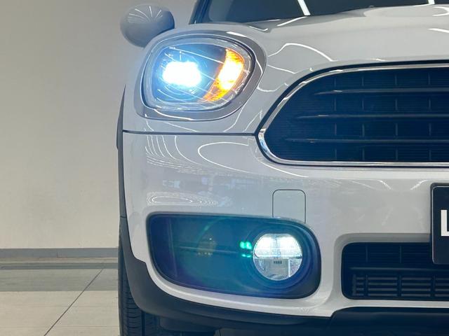 ＭＩＮＩ バッキンガム　ＯＮＥベース特別仕様　ＬＥＤヘッドライト　スポーツレザーステアリング　専用サイドスカットル　マルチファンクションステアリング　クルコン　Ｒカメラ　衝突警告　コンフォートアクセス　オートライト　ＥＴＣ（42枚目）
