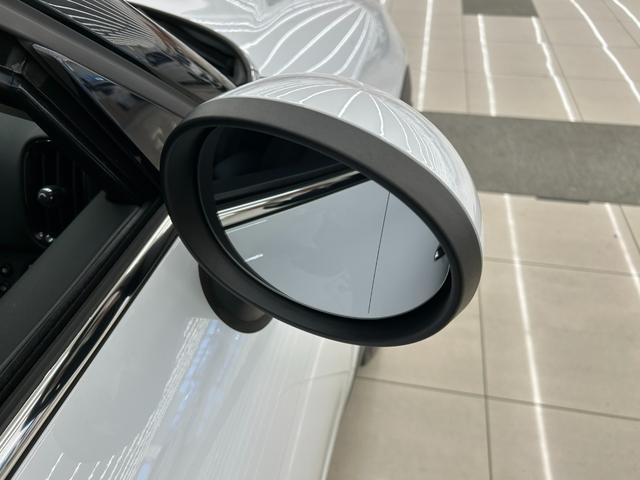 ＭＩＮＩ バッキンガム　ＯＮＥベース特別仕様　ＬＥＤヘッドライト　スポーツレザーステアリング　専用サイドスカットル　マルチファンクションステアリング　クルコン　Ｒカメラ　衝突警告　コンフォートアクセス　オートライト　ＥＴＣ（44枚目）