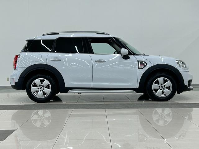 ＭＩＮＩ バッキンガム　ＯＮＥベース特別仕様　ＬＥＤヘッドライト　スポーツレザーステアリング　専用サイドスカットル　マルチファンクションステアリング　クルコン　Ｒカメラ　衝突警告　コンフォートアクセス　オートライト　ＥＴＣ（46枚目）