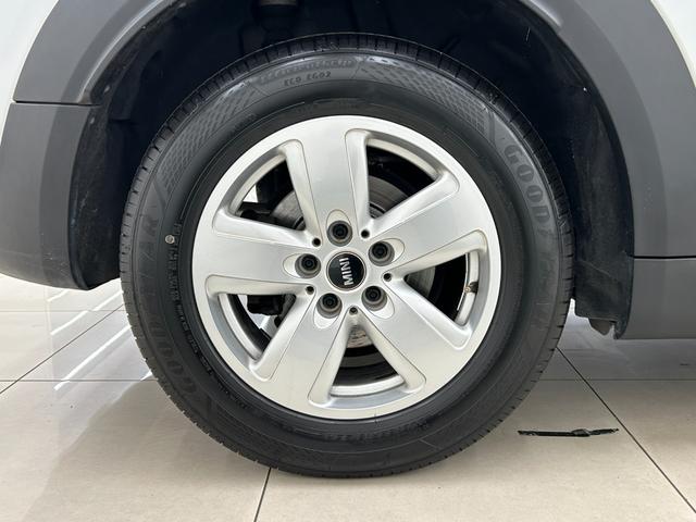 ＭＩＮＩ バッキンガム　ＯＮＥベース特別仕様　ＬＥＤヘッドライト　スポーツレザーステアリング　専用サイドスカットル　マルチファンクションステアリング　クルコン　Ｒカメラ　衝突警告　コンフォートアクセス　オートライト　ＥＴＣ（56枚目）