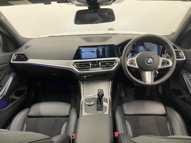 ３シリーズ ３２０ｉ　Ｍスポーツ　サンルーフ　コンフォートＰＫＧ　ドライビングアシストプロフェッショナル　アンビエントライト　仇ぷてぃぶＬＥＤ　純正１８インチ　ワイヤレスチャージ　ＡＣＣ　ライトカーペット　ＦＳＲスポイラー　ＥＴＣ（4枚目）