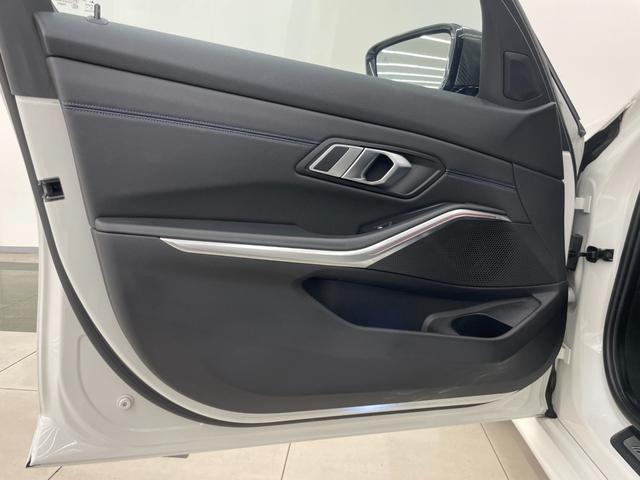 ３シリーズ ３２０ｉ　Ｍスポーツ　サンルーフ　コンフォートＰＫＧ　ドライビングアシストプロフェッショナル　アンビエントライト　仇ぷてぃぶＬＥＤ　純正１８インチ　ワイヤレスチャージ　ＡＣＣ　ライトカーペット　ＦＳＲスポイラー　ＥＴＣ（37枚目）