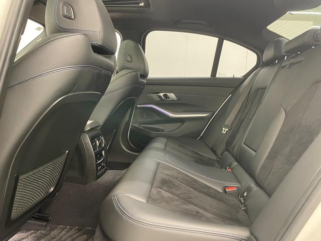 ３シリーズ ３２０ｉ　Ｍスポーツ　サンルーフ　コンフォートＰＫＧ　ドライビングアシストプロフェッショナル　アンビエントライト　仇ぷてぃぶＬＥＤ　純正１８インチ　ワイヤレスチャージ　ＡＣＣ　ライトカーペット　ＦＳＲスポイラー　ＥＴＣ（39枚目）