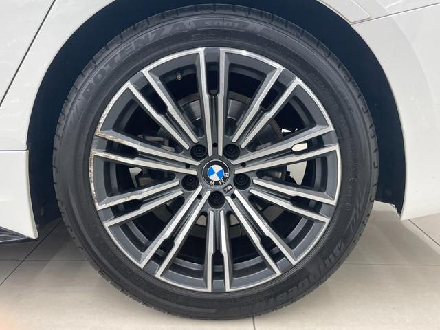 ３シリーズ ３２０ｉ　Ｍスポーツ　サンルーフ　コンフォートＰＫＧ　ドライビングアシストプロフェッショナル　アンビエントライト　仇ぷてぃぶＬＥＤ　純正１８インチ　ワイヤレスチャージ　ＡＣＣ　ライトカーペット　ＦＳＲスポイラー　ＥＴＣ（58枚目）