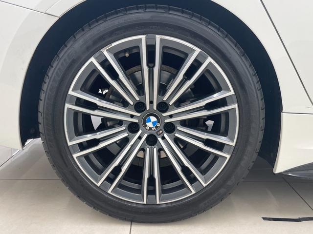 ３シリーズ ３２０ｉ　Ｍスポーツ　サンルーフ　コンフォートＰＫＧ　ドライビングアシストプロフェッショナル　アンビエントライト　仇ぷてぃぶＬＥＤ　純正１８インチ　ワイヤレスチャージ　ＡＣＣ　ライトカーペット　ＦＳＲスポイラー　ＥＴＣ（59枚目）
