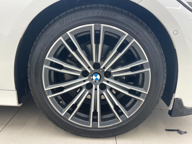 ３シリーズ ３２０ｉ　Ｍスポーツ　サンルーフ　コンフォートＰＫＧ　ドライビングアシストプロフェッショナル　アンビエントライト　仇ぷてぃぶＬＥＤ　純正１８インチ　ワイヤレスチャージ　ＡＣＣ　ライトカーペット　ＦＳＲスポイラー　ＥＴＣ（60枚目）