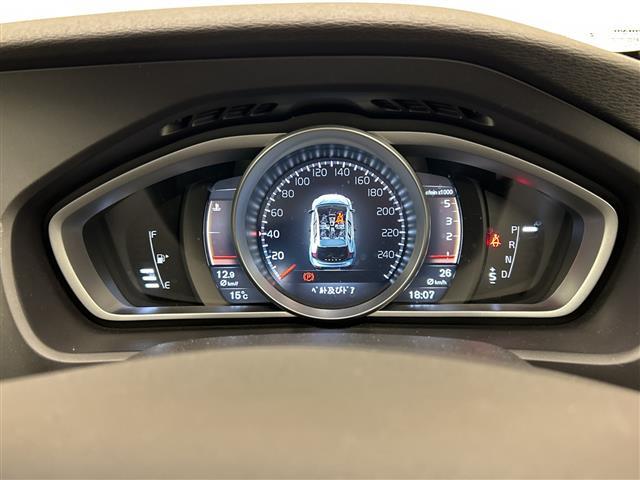 Ｖ４０ クロスカントリー　Ｄ４　モメンタム　純正ナビ　Ｂｌｕｅｔｏｏｔｈ　ＵＳＢ　ＡＭ　ＦＭ　フルセグＴＶ　クロストラフィックアラート　ロードサイドインフォメーション　アクティブハイビーム　リアビューカメラ　ＳＥＮＳＵＳＣＯＮＥＣＴ　ＡＣＣ（6枚目）