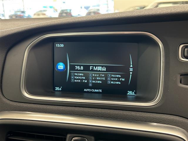 Ｖ４０ クロスカントリー　Ｄ４　モメンタム　純正ナビ　Ｂｌｕｅｔｏｏｔｈ　ＵＳＢ　ＡＭ　ＦＭ　フルセグＴＶ　クロストラフィックアラート　ロードサイドインフォメーション　アクティブハイビーム　リアビューカメラ　ＳＥＮＳＵＳＣＯＮＥＣＴ　ＡＣＣ（10枚目）