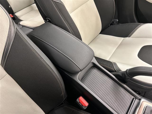 Ｖ４０ クロスカントリー　Ｄ４　モメンタム　純正ナビ　Ｂｌｕｅｔｏｏｔｈ　ＵＳＢ　ＡＭ　ＦＭ　フルセグＴＶ　クロストラフィックアラート　ロードサイドインフォメーション　アクティブハイビーム　リアビューカメラ　ＳＥＮＳＵＳＣＯＮＥＣＴ　ＡＣＣ（17枚目）