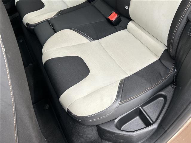 Ｖ４０ クロスカントリー　Ｄ４　モメンタム　純正ナビ　Ｂｌｕｅｔｏｏｔｈ　ＵＳＢ　ＡＭ　ＦＭ　フルセグＴＶ　クロストラフィックアラート　ロードサイドインフォメーション　アクティブハイビーム　リアビューカメラ　ＳＥＮＳＵＳＣＯＮＥＣＴ　ＡＣＣ（28枚目）