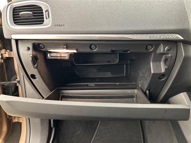 Ｖ４０ クロスカントリー　Ｄ４　モメンタム　純正ナビ　Ｂｌｕｅｔｏｏｔｈ　ＵＳＢ　ＡＭ　ＦＭ　フルセグＴＶ　クロストラフィックアラート　ロードサイドインフォメーション　アクティブハイビーム　リアビューカメラ　ＳＥＮＳＵＳＣＯＮＥＣＴ　ＡＣＣ（30枚目）