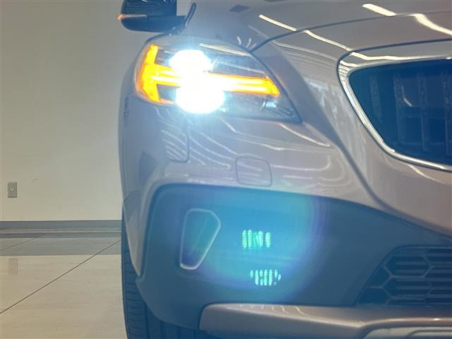 Ｖ４０ クロスカントリー　Ｄ４　モメンタム　純正ナビ　Ｂｌｕｅｔｏｏｔｈ　ＵＳＢ　ＡＭ　ＦＭ　フルセグＴＶ　クロストラフィックアラート　ロードサイドインフォメーション　アクティブハイビーム　リアビューカメラ　ＳＥＮＳＵＳＣＯＮＥＣＴ　ＡＣＣ（39枚目）