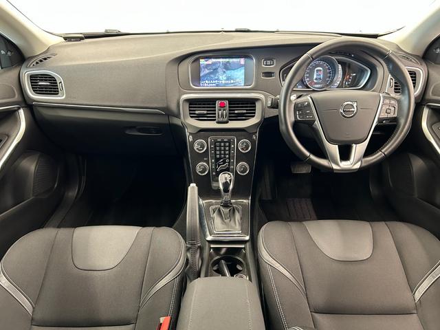 V40 T3 モメンタム 衝突軽減ブレーキ 純正ナビ リアビューカメラ フルセグTV ACC LKA BLIS オートハイビーム LEDヘッドライト パドルシフト 純正17インチAW シティセーフティ ステアリングスイッチ(2枚目)