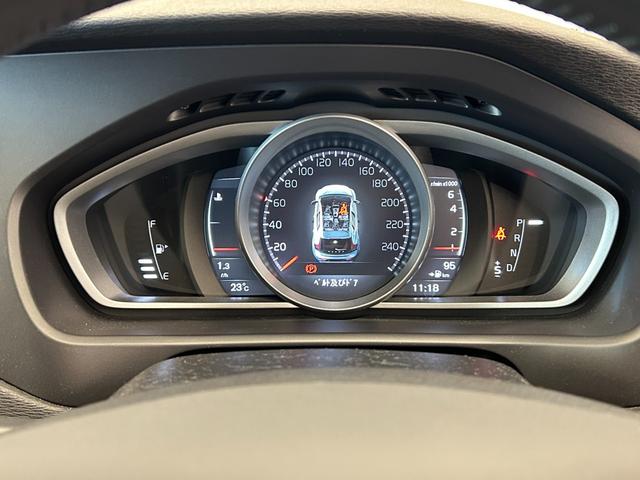 V40 T3 モメンタム 衝突軽減ブレーキ 純正ナビ リアビューカメラ フルセグTV ACC LKA BLIS オートハイビーム LEDヘッドライト パドルシフト 純正17インチAW シティセーフティ ステアリングスイッチ(8枚目)
