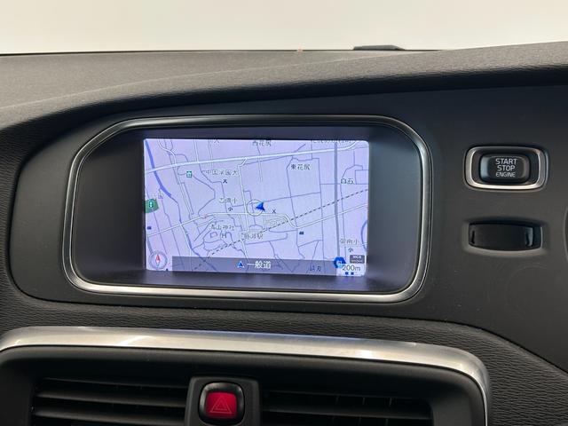 V40 T3 モメンタム 衝突軽減ブレーキ 純正ナビ リアビューカメラ フルセグTV ACC LKA BLIS オートハイビーム LEDヘッドライト パドルシフト 純正17インチAW シティセーフティ ステアリングスイッチ(9枚目)