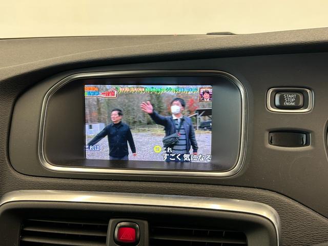 V40 T3 モメンタム 衝突軽減ブレーキ 純正ナビ リアビューカメラ フルセグTV ACC LKA BLIS オートハイビーム LEDヘッドライト パドルシフト 純正17インチAW シティセーフティ ステアリングスイッチ(12枚目)
