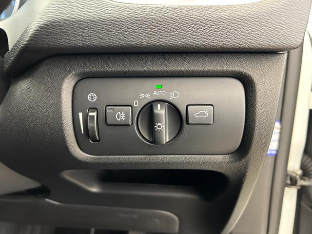 V40 T3 モメンタム 衝突軽減ブレーキ 純正ナビ リアビューカメラ フルセグTV ACC LKA BLIS オートハイビーム LEDヘッドライト パドルシフト 純正17インチAW シティセーフティ ステアリングスイッチ(20枚目)