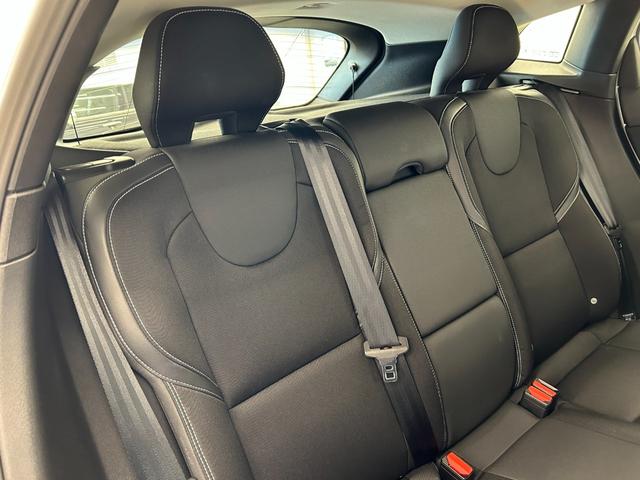 V40 T3 モメンタム 衝突軽減ブレーキ 純正ナビ リアビューカメラ フルセグTV ACC LKA BLIS オートハイビーム LEDヘッドライト パドルシフト 純正17インチAW シティセーフティ ステアリングスイッチ(28枚目)