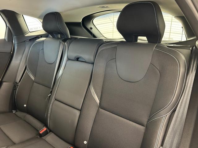 V40 T3 モメンタム 衝突軽減ブレーキ 純正ナビ リアビューカメラ フルセグTV ACC LKA BLIS オートハイビーム LEDヘッドライト パドルシフト 純正17インチAW シティセーフティ ステアリングスイッチ(32枚目)