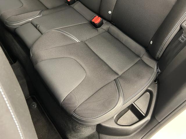 V40 T3 モメンタム 衝突軽減ブレーキ 純正ナビ リアビューカメラ フルセグTV ACC LKA BLIS オートハイビーム LEDヘッドライト パドルシフト 純正17インチAW シティセーフティ ステアリングスイッチ(33枚目)