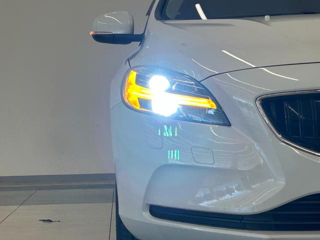V40 T3 モメンタム 衝突軽減ブレーキ 純正ナビ リアビューカメラ フルセグTV ACC LKA BLIS オートハイビーム LEDヘッドライト パドルシフト 純正17インチAW シティセーフティ ステアリングスイッチ(39枚目)