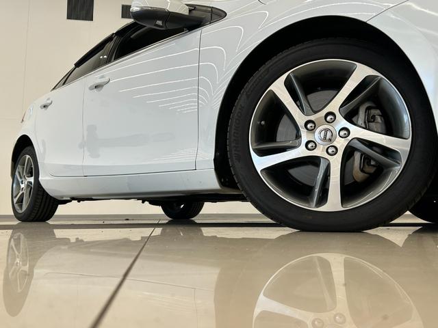 V40 T3 モメンタム 衝突軽減ブレーキ 純正ナビ リアビューカメラ フルセグTV ACC LKA BLIS オートハイビーム LEDヘッドライト パドルシフト 純正17インチAW シティセーフティ ステアリングスイッチ(43枚目)