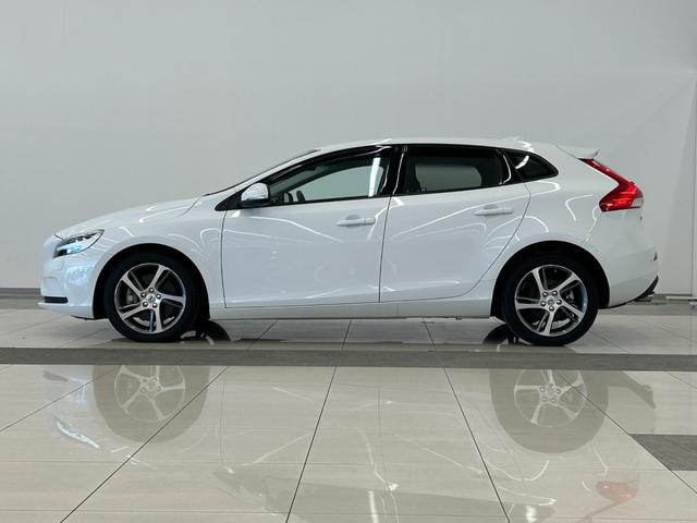 V40 T3 モメンタム 衝突軽減ブレーキ 純正ナビ リアビューカメラ フルセグTV ACC LKA BLIS オートハイビーム LEDヘッドライト パドルシフト 純正17インチAW シティセーフティ ステアリングスイッチ(49枚目)