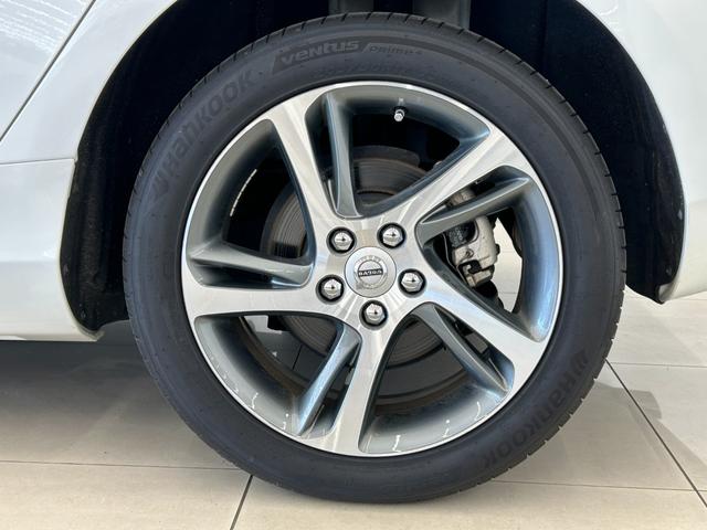 V40 T3 モメンタム 衝突軽減ブレーキ 純正ナビ リアビューカメラ フルセグTV ACC LKA BLIS オートハイビーム LEDヘッドライト パドルシフト 純正17インチAW シティセーフティ ステアリングスイッチ(51枚目)