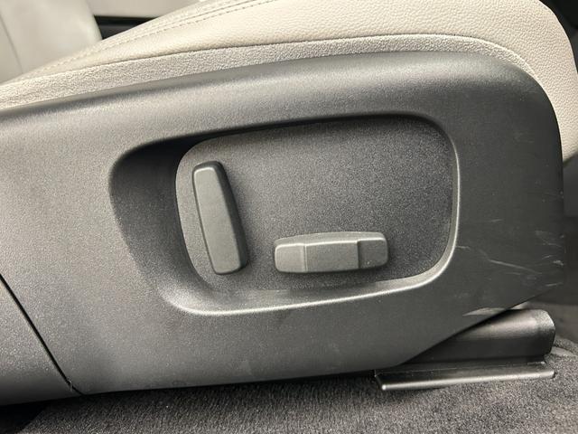 ディスカバリー HSE ワンオーナー MERIDIANスピーカー パノラマサンルーフ 純正ナビ 360°カメラ サイドステップ レザーシート シートヒーター 純正20インチAW AEB LDW BSA LEDヘッドライト(27枚目)