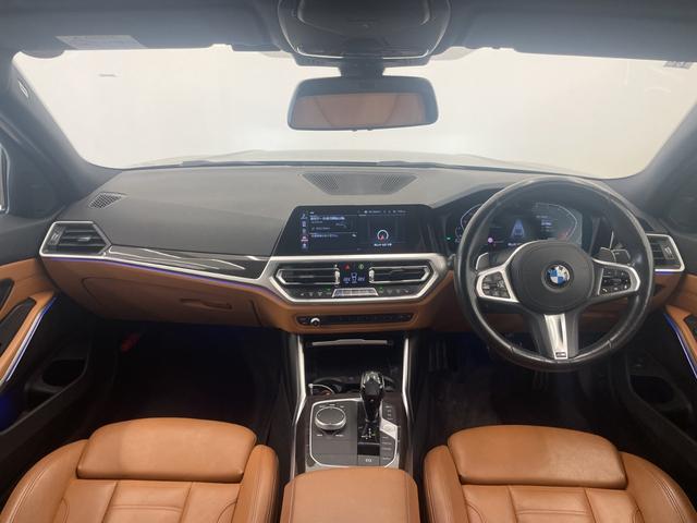 ３シリーズ ３２０ｄ　ｘＤｒｉｖｅ　Ｍスポーツ　コンフォートＰＫＧ　ハイラインＰＫＧ　純正ナビ　全周囲カメラ　ＡＣＣ　オートライト　ＡＨＢ　レインセンサー　ブラウン革　シートヒーター　Ｂｌｕｅｔｏｏｔｈ　ＵＳＢ　アップルカープレイ　ブラックキドニー（4枚目）