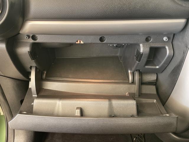 ＭＩＮＩ クーパーＤ　クロスオーバー　アンビエントライト　純正ＣＤプレイヤー　オートエアコン　オートライト　レインセンサー　フォグライト　バイキセノンヘッドライト　ＥＴＣ　ミニ純正ドラレコ　ＡＵＸ　ルーフレール　ＤＳＣ　スタッドレス車載（13枚目）