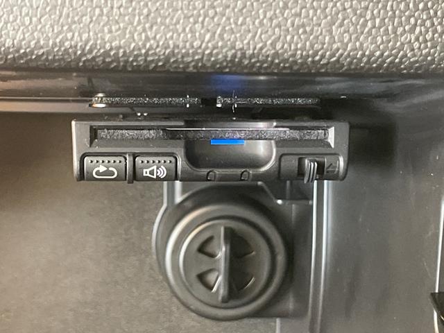 ＭＩＮＩ クーパーＤ　クロスオーバー　アンビエントライト　純正ＣＤプレイヤー　オートエアコン　オートライト　レインセンサー　フォグライト　バイキセノンヘッドライト　ＥＴＣ　ミニ純正ドラレコ　ＡＵＸ　ルーフレール　ＤＳＣ　スタッドレス車載（14枚目）