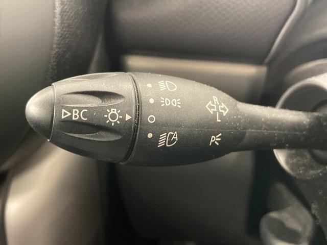 ＭＩＮＩ クーパーＤ　クロスオーバー　アンビエントライト　純正ＣＤプレイヤー　オートエアコン　オートライト　レインセンサー　フォグライト　バイキセノンヘッドライト　ＥＴＣ　ミニ純正ドラレコ　ＡＵＸ　ルーフレール　ＤＳＣ　スタッドレス車載（15枚目）