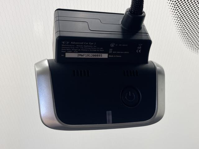 ＭＩＮＩ クーパーＤ　クロスオーバー　アンビエントライト　純正ＣＤプレイヤー　オートエアコン　オートライト　レインセンサー　フォグライト　バイキセノンヘッドライト　ＥＴＣ　ミニ純正ドラレコ　ＡＵＸ　ルーフレール　ＤＳＣ　スタッドレス車載（18枚目）