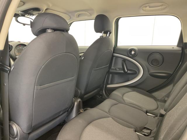 ＭＩＮＩ クーパーＤ　クロスオーバー　アンビエントライト　純正ＣＤプレイヤー　オートエアコン　オートライト　レインセンサー　フォグライト　バイキセノンヘッドライト　ＥＴＣ　ミニ純正ドラレコ　ＡＵＸ　ルーフレール　ＤＳＣ　スタッドレス車載（25枚目）