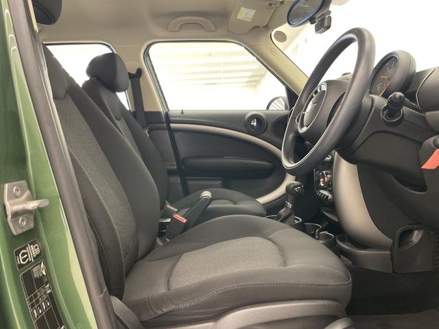 ＭＩＮＩ クーパーＤ　クロスオーバー　アンビエントライト　純正ＣＤプレイヤー　オートエアコン　オートライト　レインセンサー　フォグライト　バイキセノンヘッドライト　ＥＴＣ　ミニ純正ドラレコ　ＡＵＸ　ルーフレール　ＤＳＣ　スタッドレス車載（27枚目）