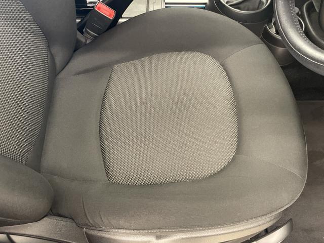 ＭＩＮＩ クーパーＤ　クロスオーバー　アンビエントライト　純正ＣＤプレイヤー　オートエアコン　オートライト　レインセンサー　フォグライト　バイキセノンヘッドライト　ＥＴＣ　ミニ純正ドラレコ　ＡＵＸ　ルーフレール　ＤＳＣ　スタッドレス車載（28枚目）